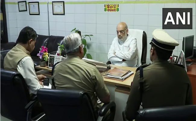 സ്‌ഫോടനം ഐ20 കാറില്‍; പഴുതടച്ച് പരിശോധിക്കും’; പരിക്കേറ്റവരെ ആശുപത്രിയിലെത്തി കണ്ട് അമിത് ഷാ