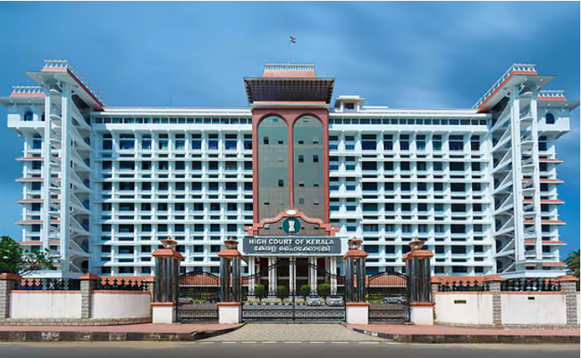 ഭാര്യയെയും കുഞ്ഞിനെയും നോക്കണമെന്ന് മകന്‍, മാതാപിതാക്കളെ സംരക്ഷിക്കുന്നതില്‍ നിന്ന് മാറിനില്‍ക്കാനാവില്ലെന്ന് ഹൈക്കോടതി; അമ്മയ്ക്ക് ജീവനാംശം നല്‍കാന്‍ ഉത്തരവ്