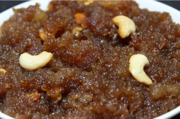 വീട്ടിലേക്ക് പെട്ടെന്ന് വിരുന്നുകാർ വന്നോ ? 10 മിനിട്ടിനുള്ളിൽ ഹൽവ തയ്യാറാക്കാം