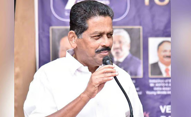 തിരുവനന്തപുരം ഡിസിസി പ്രസിഡന്റ് എന്‍ ശക്തന്‍ രാജിവെച്ചു