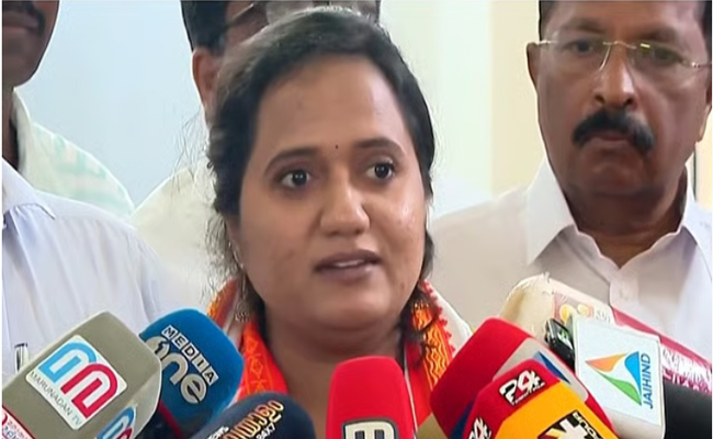 സിപിഐ വിട്ട ശ്രീനാദേവി കുഞ്ഞമ്മ കോൺ​ഗ്രസ് സ്ഥാനാർത്ഥി