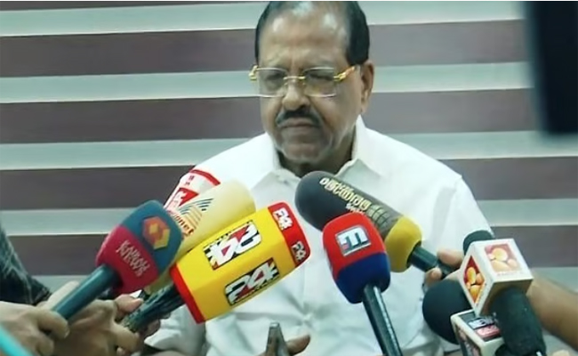 തരൂരിന് പോവാം, രക്തസാക്ഷി പരിവേഷവുമായി പോവാമെന്ന് മോഹിക്കേണ്ട: രാജ്‌മോഹന്‍ ഉണ്ണിത്താന്‍