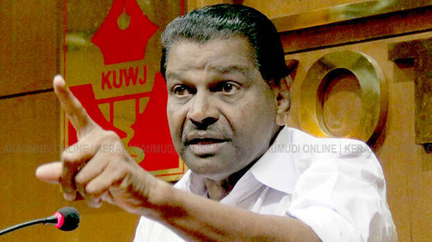 കാര്യങ്ങൾ ഇനി നിയമത്തിന്‍റെ വഴി പോകട്ടെ എല്ലാ തെരഞ്ഞെടുപ്പിന് മുൻപും ഇതുപോലെ കേസ് വരും,രാഹുലിനെതിരെ കേസ് എടുത്ത സമയം ശ്രദ്ധിക്കണം  തിരുവഞ്ചൂര്‍