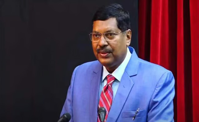 ജസ്റ്റിസ് ബി ആര്‍ ഗവായ് പടിയിറങ്ങുന്നു; ജസ്റ്റിസ് സൂര്യകാന്ത് നാളെ ചീഫ് ജസ്റ്റിസായി ചുമതലയേല്‍ക്കും