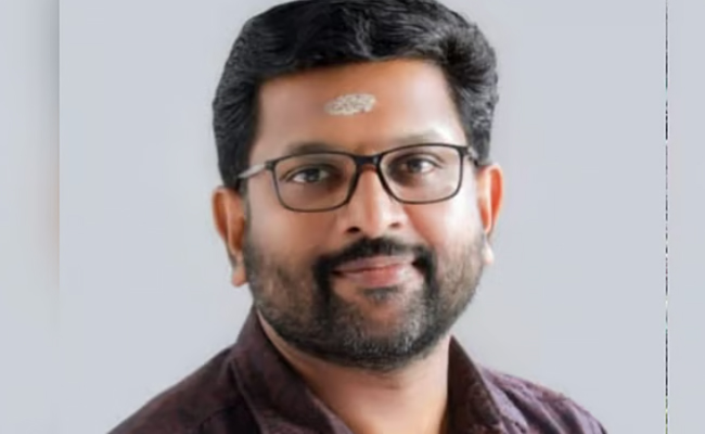 വിദേശത്തുനിന്നെത്തി, പ്രതിശ്രുത വധുവിനെ കാണാന്‍ പോയി, യുവാവിനെ ചതുപ്പില്‍ അവശനിലയില്‍ കണ്ടെത്തി