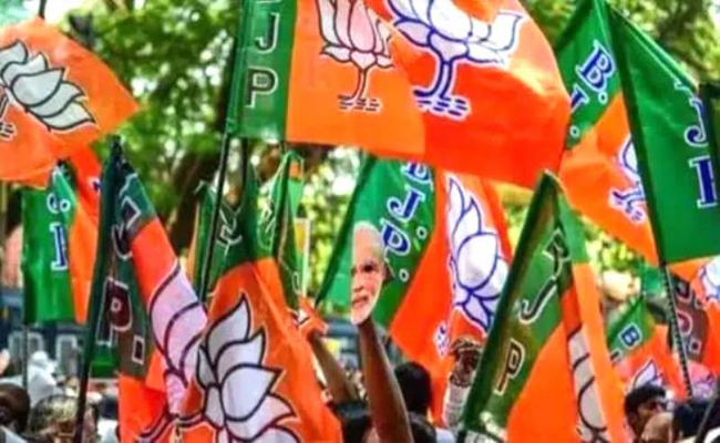 തദ്ദേശ തിരഞ്ഞെടുപ്പില്‍ ക്രിസ്ത്യന്‍ വോട്ട് പരീക്ഷണം എട്ട് നിലയില്‍ പൊട്ടി; സുരേഷ് ഗോപി വെറുപ്പിച്ചു: വിലയിരുത്തലുമായി ബിജെപി