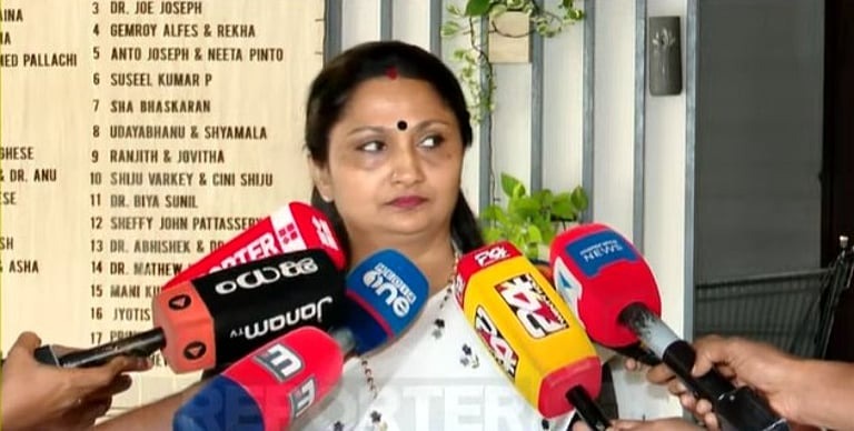 നയിക്കാനാവശ്യപ്പെട്ടത് വി ഡി സതീശൻ, അദ്ദേഹം മറുപടി പറയട്ടെ’; ദീപ്തി മേരി വര്‍ഗീസ്