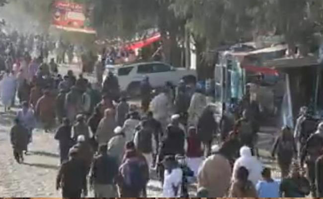 താലിബാന്‍ നിര്‍ദേശിച്ചു; അഫ്ഗാനില്‍ പരസ്യവധശിക്ഷ നടപ്പാക്കി 13കാരന്‍; കാഴ്ചക്കാരായെത്തിയത് 80000 പേർ