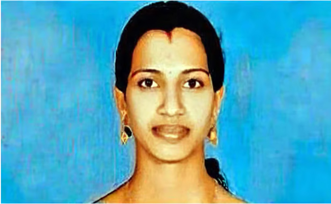 കുട്ടികള്‍ വിളിച്ചിട്ടും അമ്മ ഉറക്കമുണര്‍ന്നില്ല, യുവതി കിടപ്പുമുറിയില്‍ മരിച്ച നിലയില്‍; ഭര്‍ത്താവിനെ കാണാനില്ല