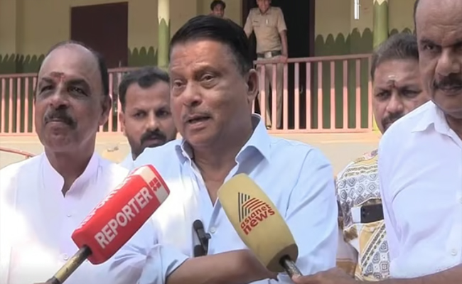 സ്ത്രീകൾ രാഹുലിനെ പിന്തുണയ്ക്കുന്നു, വളഞ്ഞിട്ടാക്രമിക്കുന്നത് സർക്കാരിന് തിരിച്ചടിയാകും’: പി വി അബ്ദുൽ വഹാബ്