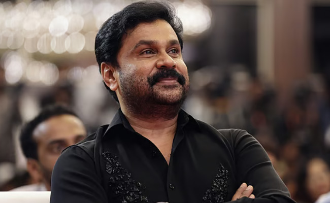 ദിലീപിനെ തിരിച്ചെടുക്കാന്‍ ചലച്ചിത്ര സംഘടനകള്‍; അടിയന്തര യോഗം ചേര്‍ന്ന് ‘അമ്മ