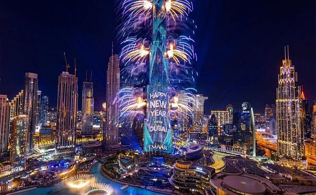 പുതുവർഷം കളറാക്കാൻ യുഎഇ; 40 കേന്ദ്രങ്ങളിൽ വെടിക്കെട്ട്, നിർത്താതെ ഓടും ദുബൈ മെട്രോ