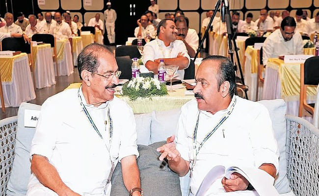 ലക്ഷ്യം 100 സീറ്റ്, 90 സീറ്റുകള്‍ ഉറപ്പെന്ന് കനഗോലുവിന്റെ റിപ്പോര്‍ട്ട്: നേരത്തേ കളം പിടിക്കാന്‍ യുഡിഎഫ്; കോണ്‍ഗ്രസിന്റെ മെഗാ പഞ്ചായത്ത് ജനുവരി 19 ന്