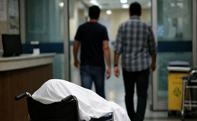 സുഹൃത്തിന്റെ മൃതദേഹം ഹോസ്പിറ്റലിൽ എത്തിച്ച ശേഷം മുങ്ങി; രണ്ട് ഇന്ത്യക്കാരെ പിടികൂടി കുവൈത്ത് പൊലീസ്