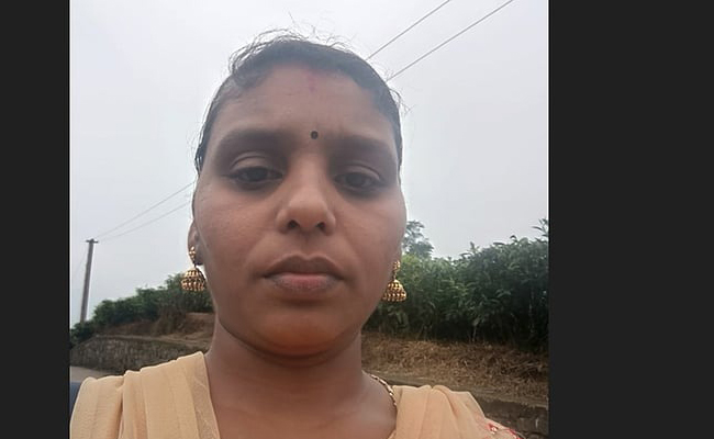 ഇടുക്കിയില്‍ യുവതിയെ ചോരവാര്‍ന്ന് മരിച്ച നിലയില്‍ കണ്ടെത്തി; ഭര്‍ത്താവിനായി തിരച്ചില്‍