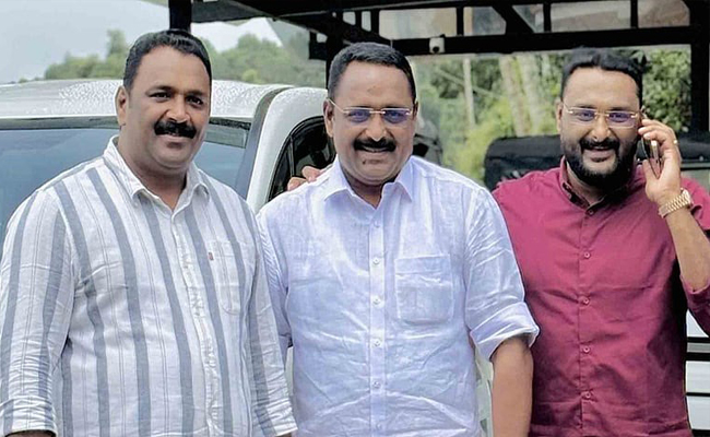 മുട്ടില്‍ മരംമുറി: വനം വകുപ്പ് പിടിച്ചെടുത്ത മരത്തടികള്‍ വിട്ടുകിട്ടണമെന്ന ഹര്‍ജി തള്ളി, പ്രതികള്‍ക്ക് തിരിച്ചടി