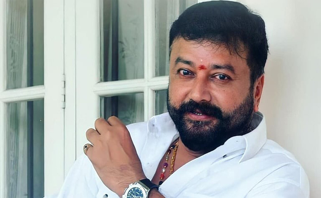 ശബരിമല സ്വര്‍ണക്കൊള്ള: നടന്‍ ജയറാമിനെ എസ്‌ഐടി ചോദ്യം ചെയ്തു; പോറ്റി നിരവധി തവണ വീട്ടില്‍ വന്നിട്ടുണ്ടെന്ന് മൊഴി