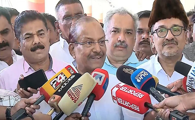 ഏതു ജില്ലയിലും പേരു നോക്കിക്കോളൂ’; മന്ത്രി സജി ചെറിയാനെതിരെ പി കെ കുഞ്ഞാലിക്കുട്ടി