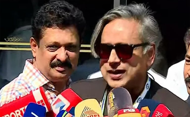 മോദിയെ പ്രശംസിച്ചിട്ടില്ല; പാര്‍ട്ടിയില്‍ മുഖ്യമന്ത്രിയാകാന്‍ അര്‍ഹതയുള്ള പലരുമുണ്ട്’; ഒപ്പമുണ്ടെന്ന് ശശി തരൂര്‍