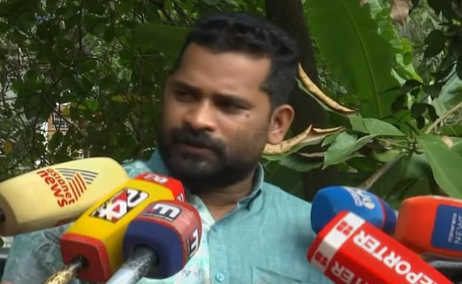 വടക്കാഞ്ചേരി കോഴ: ആരുമായും ഡീല്‍ ഇല്ല, വോട്ട് ചെയ്തത് അബദ്ധത്തിലെന്ന് ജാഫര്‍, അഭയം തേടി പൊലീസ് സ്റ്റേഷനില്‍