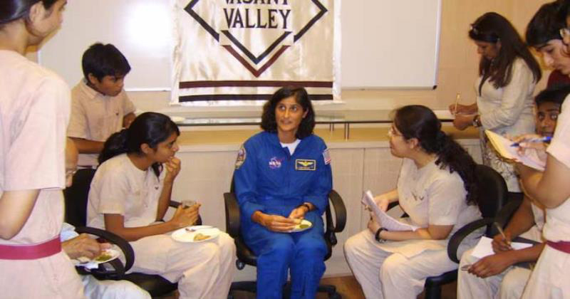 ‘സ്വപ്‌ന സാക്ഷാത്കാരത്തിന് ബുദ്ധിയേക്കാള്‍ ആകാംഷയാണ് വേണ്ടത്’; വിദ്യാര്‍ഥികളെ പ്രചോദിപ്പിച്ച് സുനിത വില്യംസ് മടങ്ങി