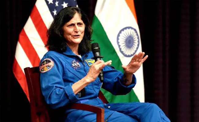 എന്തിന് പരസ്പരം കലഹിക്കുന്നു, സഹവര്‍ത്തിത്വത്തോടെ കഴിയേണ്ടവരാണ് നമ്മള്‍; ബഹിരാകാശത്ത് നിന്ന് കാണുക ഒരേയൊരു ഇടം മാത്രം’: സുനിത വില്യംസ്