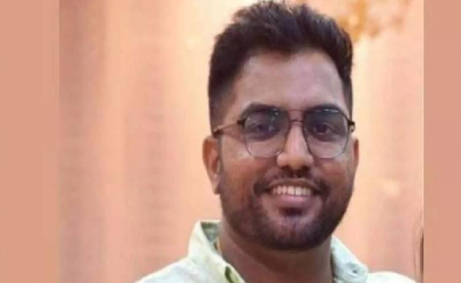 വിമാനയാത്രക്കിടെ പ്രവാസി മലയാളി കുഴഞ്ഞ് വീണ് മരിച്ചു; എമര്‍ജന്‍സി ലാന്‍ഡിങ് നടത്തിയിട്ടും ജീവന്‍ രക്ഷിക്കാനായില്ല