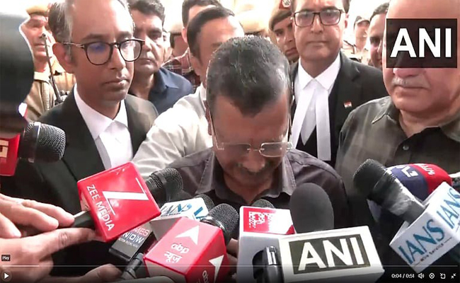 മാധ്യമങ്ങള്‍ക്ക് മുന്നില്‍ പൊട്ടിക്കരഞ്ഞ് കെജരിവാള്‍, ‘ഒരു തെറ്റും ചെയ്യാത്ത എന്നെ ആറുമാസം ജയിലിലടച്ചു; ഗൂഢാലോചന നടത്തിയത് മോദിയും അമിത് ഷായും; വിഡിയോ