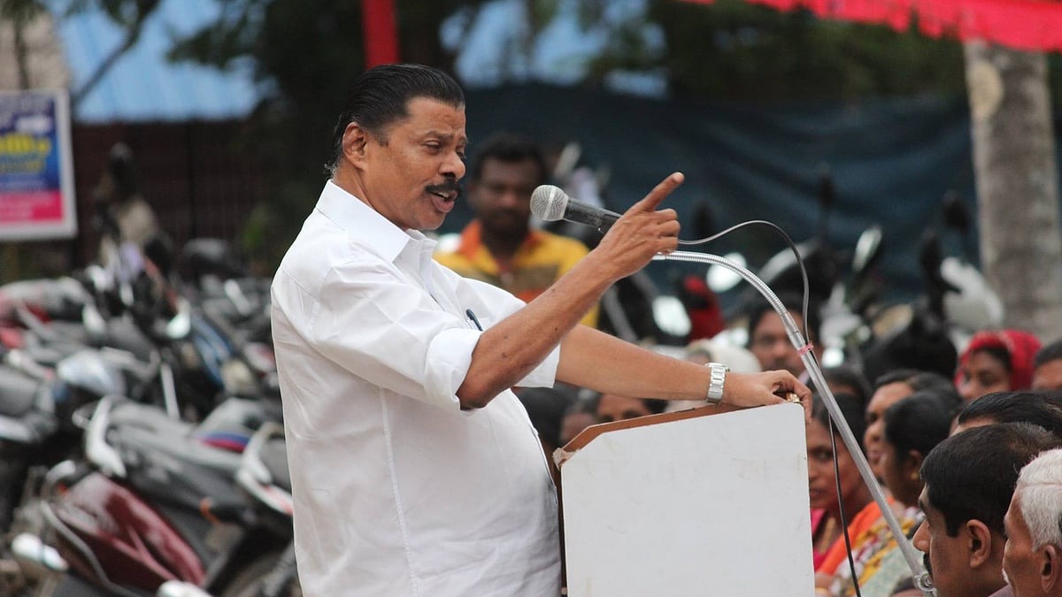 കോടാലിക്കൈയായി നിലകൊണ്ടയാളുകള്‍ക്ക് ചരിത്രത്തിന്റെ ചവറ്റുകൊട്ടയിലാണ് സ്ഥാനം’; വി കുഞ്ഞികൃഷ്ണനെതിരെ എം വി ഗോവിന്ദന്‍