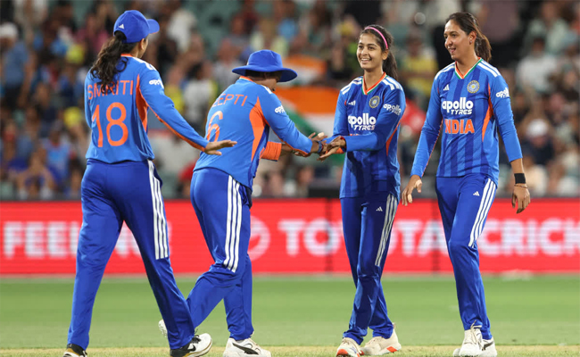 മന്ദാനയുടെ വെടിക്കെട്ടും ശ്രേയങ്കയുടെ സ്പിൻ തന്ത്രവും; മൂന്നാം ടി20യിൽ ഓസ്‌ട്രേലിയക്ക് 17 റൺസ് തോൽവി” ഇന്ത്യക്ക് ടി20 പരമ്പര”