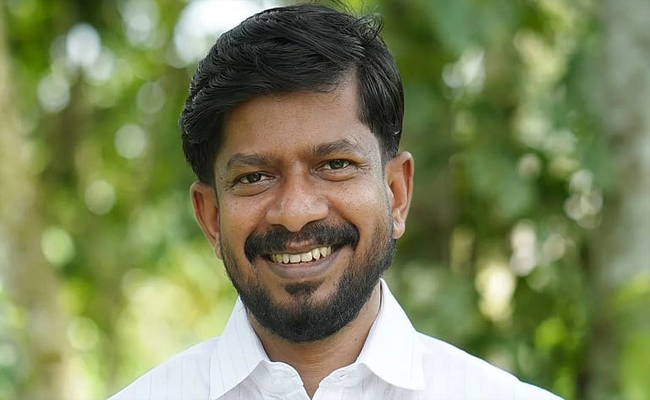 മന്ത്രി വീണാ ജോർജിന്റെ വീട്ടിലെ റീത്ത് സമർപ്പണം: ‘യൂത്ത് കോണ്‍ഗ്രസിന്റെ ദൈനംദിന കാര്യങ്ങളില്‍ ഇടപെടേണ്ട സാഹചര്യമില്ല ;സതീശന്റെ വിമർശനത്തിന് മറുപടിയുമായി ഒ ജെ ജനീഷ്