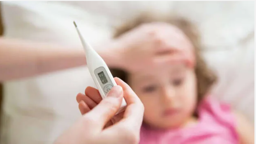 കുട്ടികളിൽ ആറുദിവസംവരെ പനി നീണ്ടുനിൽക്കുന്നുണ്ടോ? എന്നാൽ ഉറപ്പായും ഇക്കാര്യങ്ങൾ ശ്രദ്ധിക്കണം