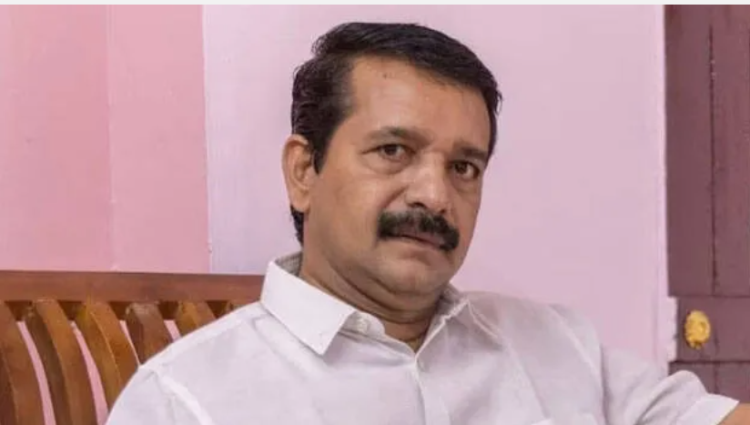 വി എസിന്റെ മുൻ പിഎ സുരേഷ് ഇന്ന് കോൺഗ്രസ് വേദിയിൽ; വി ഡി സതീശൻ നയിക്കുന്ന പുതുയുഗ യാത്രയിൽ പങ്കെടുക്കും