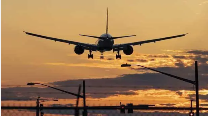 1500 രൂപ മുതല്‍ ടിക്കറ്റുകള്‍, ഇനി മണിക്കൂറുകള്‍ മാത്രം ബാക്കി; ഞെട്ടിച്ച് വിമാനക്കമ്പനി