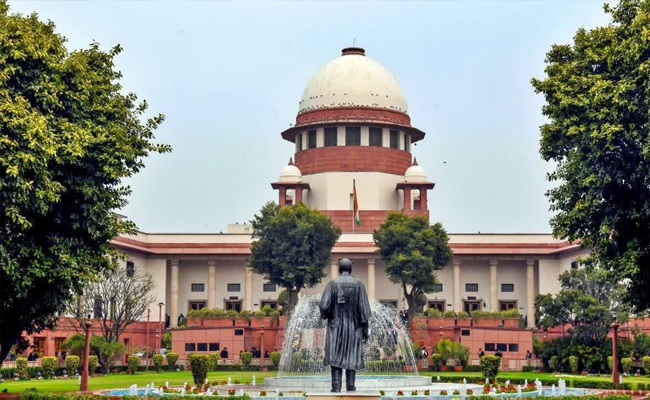 നിയമങ്ങൾ പാലിക്കാൻ കഴിയുന്നില്ലെങ്കിൽ ഇന്ത്യ വിട്ട് പോകുക; വാട്‌സ്‌ആപ്പിനെ ശകാരിച്ച് സുപ്രീംകോടതി