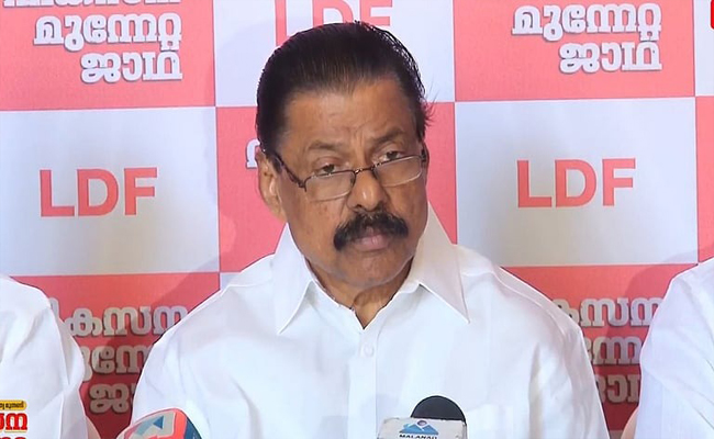 അവാര്‍ഡിനു വേണ്ടിയല്ല ഞങ്ങള്‍ പൊതു പ്രവര്‍ത്തനത്തിന് ഇറങ്ങിയത്, വിഎസിന്‍റെ കാര്യം കുടുംബത്തിന് തീരുമാനിക്കാം’