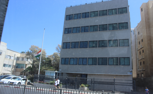 പശ്ചിമേഷ്യയിൽ യുദ്ധഭീതി; ഇസ്രയേലിലെ ഇന്ത്യക്കാർ സുരക്ഷാ നിർദ്ദേശങ്ങൾ പാലിക്കണമെന്ന് എംബസി.