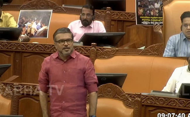 സ്വർണ്ണക്കൊള്ളക്കേസിൽ മന്ത്രിയുടെ രാജി ആവശ്യപ്പെട്ട് പ്രതിപക്ഷം; സഭയിൽ രൂക്ഷമായ വാക്പോര്” തന്ത്രിയെ കുടുക്കിയെന്ന് യുഡിഎഫ്, തന്ത്രിക്ക് എന്ത് പ്രത്യേകത?, മറ്റ് പ്രതികളെ പോലെ ഒരാള്‍;  എംബി രാജേഷ്