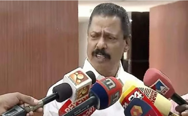 തുടര്‍ഭരണം വന്നാല്‍ പാവപ്പെട്ട എന്ന പ്രയോഗം തന്നെ ഉണ്ടാകില്ല, സതീശന് നുണരോഗം; സച്ചിദാനന്ദന്‍ പറഞ്ഞതിനര്‍ഥം ഇടത് സര്‍ക്കാര്‍ വരേണ്ട എന്നല്ല’