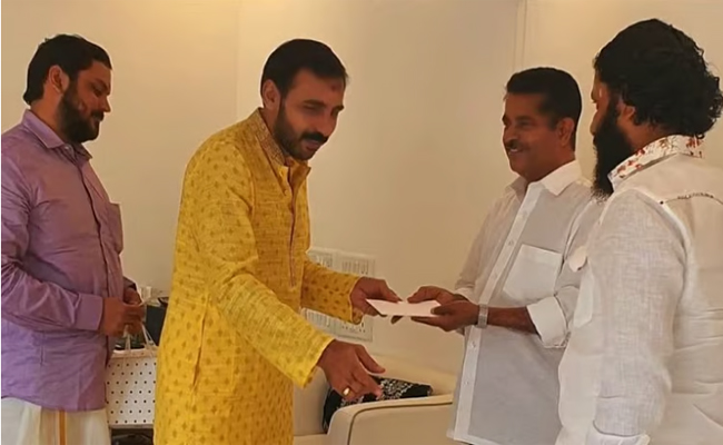 ഉണ്ണികൃഷ്ണന്‍ പോറ്റിയുമായുള്ള ബന്ധമെന്ത്?, സാമ്പത്തിക ഇടപാടുകളുണ്ടോ?; അടൂര്‍ പ്രകാശിനെ ചോദ്യം ചെയ്ത് എസ്‌ഐടി