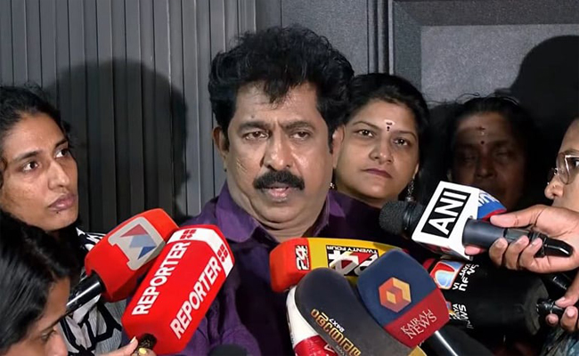 ‘നന്ദി പറയാനുള്ള അവസരം പോലും തന്നില്ല; മാന്യതയോടെ പറഞ്ഞു വിടണമായിരുന്നു’; സര്‍ക്കാരിനെതിരെ രൂക്ഷവിമര്‍ശനവുമായി പ്രേംകുമാര്‍