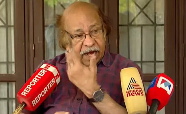 ജനഹിതം പ്രകടിപ്പിക്കുന്നത് പ്രതിപക്ഷം, അയാള്‍ ഗുരുവിനെക്കാള്‍ മഹാനെന്ന് പറയുന്നത് കമ്യൂണിസ്റ്റ് നേതാവിന് ഭൂഷണമല്ല; ഭരണം മാറണമെന്ന് സച്ചിദാന്ദന്‍