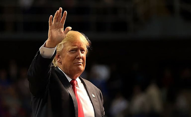 ഒബാമ ദമ്പതികളെ കുരങ്ങന്‍മാരാക്കി ട്രംപിന്റെ വംശീയ അധിക്ഷേപം, വ്യാപക പ്രതിഷേധം; മാപ്പ് പറയില്ലെന്ന് ട്രംപ്