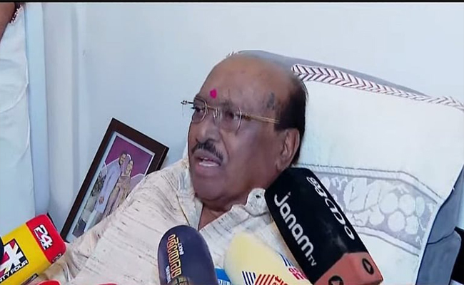 ‘വെളളാപ്പള്ളി ക്രിമിനല്‍ കേസ് പ്രതി;  കേസുകള്‍ മറച്ചുവെച്ചു; വെള്ളാപ്പള്ളിയുടെ പത്മ പുരസ്‌കാരം തടയണമെന്ന് ആവശ്യം