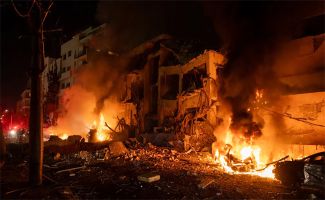 തിരിച്ചടി തുടര്‍ന്ന് ഇറാന്‍, സല്‍മാന്‍ തുറമുഖം ആക്രമിച്ചു; ഇറാന്റെ ബാലിസ്റ്റിക് മിസൈല്‍ ശേഖരം തകര്‍ത്തെന്ന് അമേരിക്ക