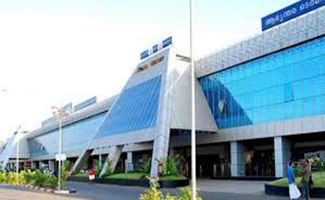 പശ്ചിമേഷ്യൻ യുദ്ധം കേരളത്തെയും തളർത്തുന്നു; കറിവേപ്പില മുതല്‍ വാഴയില വരെ വിമാനത്താവളങ്ങളില്‍ കെട്ടിക്കിടക്കുന്നു; ഗൾഫിലേക്കുള്ള കയറ്റുമതി നിലച്ചു, വിമാനത്താവളങ്ങളിൽ ടൺ കണക്കിന് ഉൽപ്പന്നങ്ങൾ കെട്ടിക്കിടക്കുന്നു