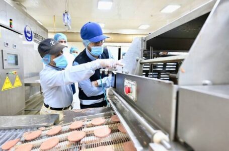 ഭക്ഷ്യസുരക്ഷ ഉറപ്പാക്കാൻ റിയാദിൽ പരിശോധന ശക്തം; നിയമലംഘകർക്കെതിരെ കർശന നടപടി