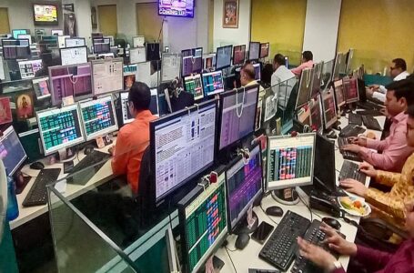 എണ്ണവില 110 ഡോളര്‍ കടന്നു, കൂപ്പുകുത്തി ഓഹരി വിപണി, സെന്‍സെക്‌സ് 1700 പോയിന്റ് ഇടിഞ്ഞു; പൊള്ളി ബാങ്ക് ഓഹരികള്‍