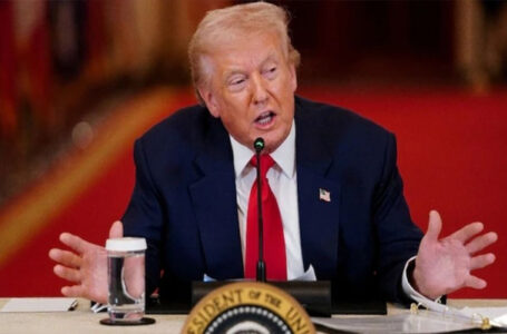 ഹോർമുസ് കടലിടുക്കിനെച്ചൊല്ലി അമേരിക്ക-ഇറാൻ വാക്പോര് മുറുകുന്നു;എണ്ണ വിപണിയിൽ ആശങ്ക