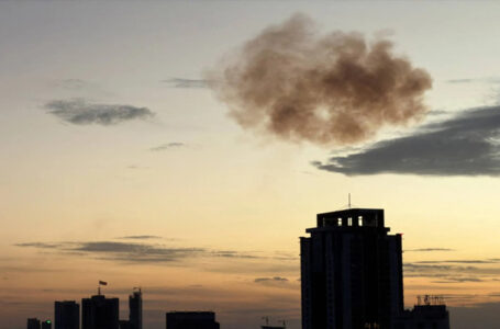 ബഹ്‌റൈനിൽ മിസൈൽ-ഡ്രോൺ വർഷം: സർവ്വകലാശാലയ്ക്കും പ്ലാന്റിനും നേരെ ആക്രമണം; മൂന്ന് പേർക്ക് പരിക്ക്